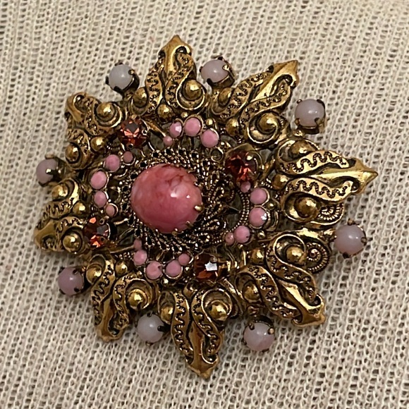 Vintage AUSTRIA Gold-tone Pin with Pink Glass Stones Art Glass Pink Cabochon - Picture 11 of 16